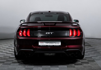 Подержанный автомобиль Ford Mustang Coupe 2017 года (6 фото)
