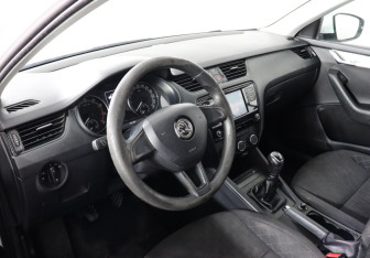 Подержанный автомобиль Skoda Octavia Liftback 2019 года (9 фото)