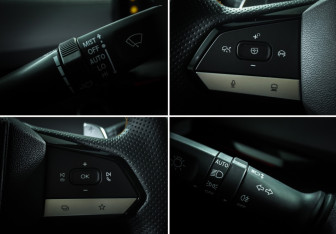 Подержанный автомобиль Changan UNI-V 2023 года (23 фото)