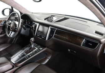 Подержанный автомобиль Porsche Macan 2014 года (10 фото)