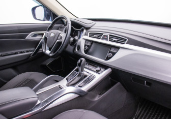 Подержанный автомобиль Geely Atlas 2018 года (10 фото)