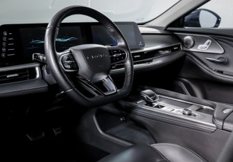 Подержанный автомобиль Chery Arrizo 8 2023 года (14 фото)