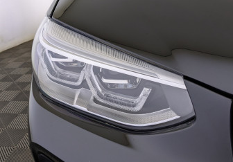 Подержанный автомобиль BMW X4 2019 года (11 фото)