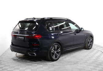 Подержанный автомобиль BMW X7 2019 года (5 фото)