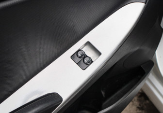 Подержанный автомобиль Hyundai Solaris Hatchback 2013 года (12 фото)