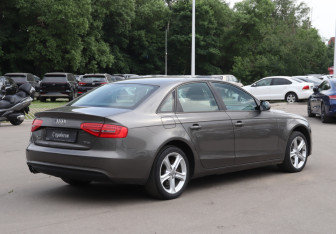 Подержанный автомобиль Audi A4 Sedan 2013 года (5 фото)