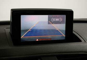 Подержанный автомобиль Audi Q3 2017 года (14 фото)