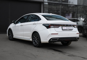 Подержанный автомобиль Omoda S5 2024 года (6 фото)