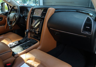 Подержанный автомобиль Infiniti QX80 2020 года (7 фото)