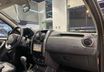 Подержанный автомобиль Renault Duster 2015 года (10 фото)