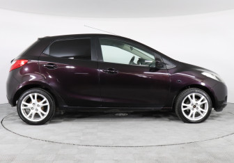 Подержанный автомобиль Mazda 2 Hatchback 2008 года (4 фото)