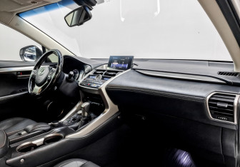 Подержанный автомобиль Lexus NX 2016 года (11 фото)