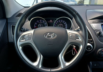 Подержанный автомобиль Hyundai ix35 2012 года (12 фото)