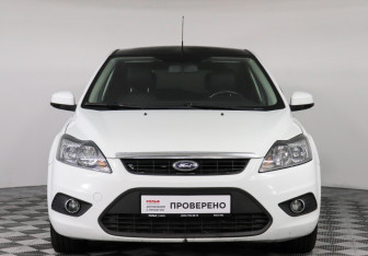 Подержанный автомобиль Ford Focus Hatchback 2011 года (2 фото)