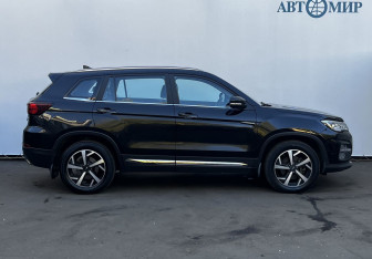 Подержанный автомобиль Changan CS75 2022 года (4 фото)