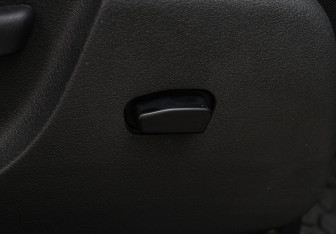 Подержанный автомобиль Jeep Cherokee 2011 года (8 фото)