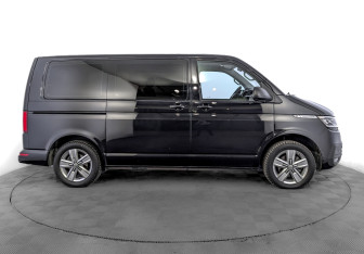 Подержанный автомобиль Volkswagen Multivan 2021 года (4 фото)
