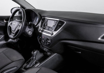 Подержанный автомобиль Hyundai Solaris Sedan 2017 года (9 фото)