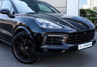 Подержанный автомобиль Porsche Cayenne 2020 года (35 фото)