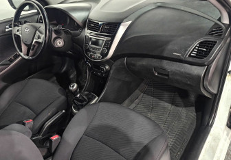 Подержанный автомобиль Hyundai Solaris Sedan 2014 года (11 фото)