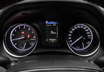 Подержанный автомобиль Toyota Camry Sedan 2019 года (13 фото)