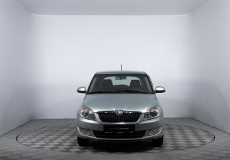 Подержанный автомобиль Skoda Fabia Hatchback 2012 года (2 фото)
