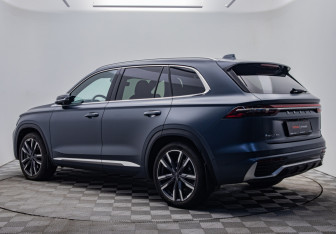 Подержанный автомобиль Geely Monjaro 2024 года (3 фото)