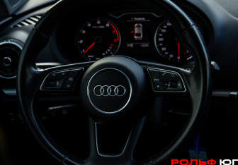 Подержанный автомобиль Audi A3 Sedan 2019 года (11 фото)