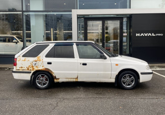 Подержанный автомобиль Skoda Felicia Wagon 1998 года (4 фото)