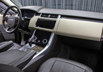 Подержанный автомобиль Land Rover Range Rover Sport 2021 года (11 фото)