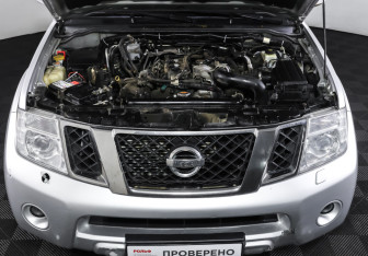 Подержанный автомобиль Nissan Pathfinder 2010 года (9 фото)