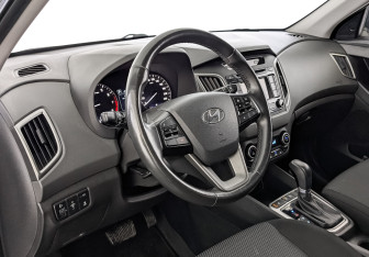 Подержанный автомобиль Hyundai Creta 2018 года (15 фото)