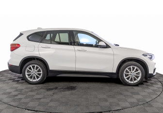 Подержанный автомобиль BMW X1 2018 года (4 фото)