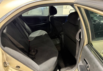 Подержанный автомобиль Hyundai Sonata 2004 года (8 фото)