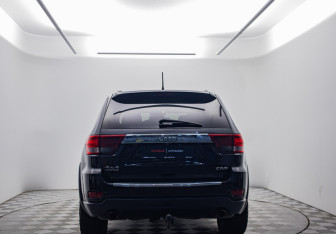 Подержанный автомобиль Jeep Grand Cherokee 2012 года (6 фото)