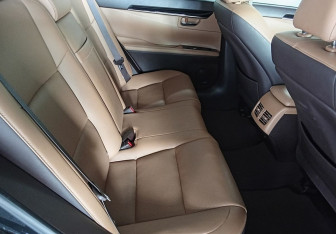 Подержанный автомобиль Lexus ES 2016 года (10 фото)