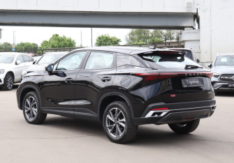 Подержанный автомобиль Omoda C5 2024 года (7 фото)