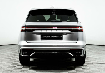 Подержанный автомобиль Geely Monjaro 2022 года (4 фото)