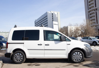 Подержанный автомобиль Volkswagen Caddy Compactvan 2018 года (3 фото)