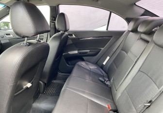 Подержанный автомобиль Geely Emgrand EC7 Sedan 2013 года (10 фото)