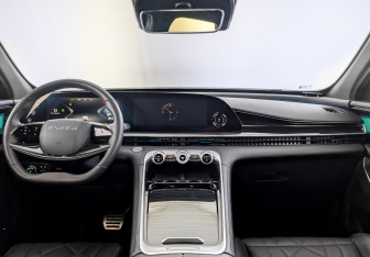 Подержанный автомобиль Exeed RX 2023 года (14 фото)