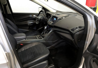 Подержанный автомобиль Ford Kuga 2019 года (9 фото)