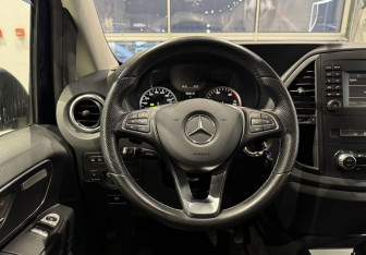 Подержанный автомобиль Mercedes-Benz Vito 2018 года (15 фото)