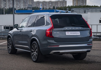 Подержанный автомобиль Volvo XC90 2019 года (8 фото)