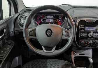 Подержанный автомобиль Renault Kaptur 2017 года (22 фото)