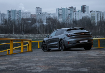 Подержанный автомобиль Zeekr 001 2023 года (15 фото)