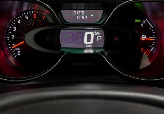 Подержанный автомобиль Renault Kaptur 2017 года (19 фото)