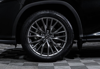Подержанный автомобиль Lexus RX 2018 года (15 фото)