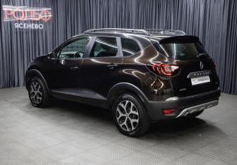 Подержанный автомобиль Renault Kaptur 2019 года (7 фото)