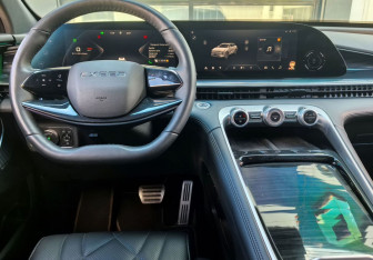 Подержанный автомобиль Exeed RX 2023 года (17 фото)